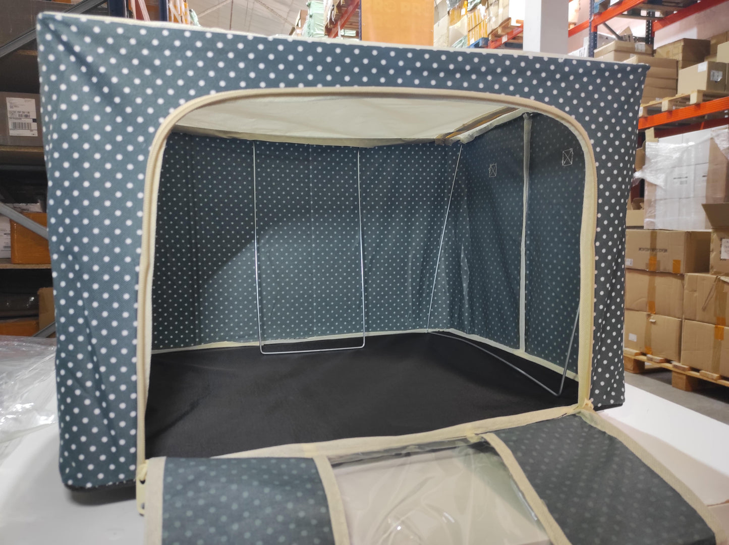 Caja plegable para ropa